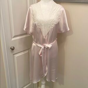 Linea Donatella Pink and White Sequin Lacey Robe Beads